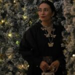 Ko Shibasaki Instagram - 🎄ホリデーシーズン🎄 六本木ヒルズアリーナに12/1から期間限定オープン✨ クリスチャン・ディオールが愛した、パリのチュイルリーガーデンをテーマにした「GARDEN OF DREAMS -ガーデン オブ ドリームズ-」🌹 素敵空間過ぎて、良い香りまでして、終始ときめいてしまった🥹💖 J'aime cela😻 #DREAMINDIOR #DIORHOLIDAYS #SupportedByDior #ガーデンオブドリームズ #ディオールファインジュエリー