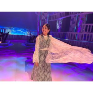 Ko Shibasaki Instagram - 📍📺本日12月2日(土)18:00〜
フジテレビ「MUSIC FAIR」に出演します☘️

「月のしずく」を徳永英明さんとコラボ
「銀の龍の背に乗って」Dr.コトー診療所の主題歌

小雪の土曜の夜。ご覧ください♡ ❄︎❄︎❄︎