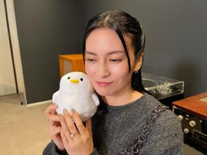 Ko Shibasaki Instagram - TBS『THE TIME』インタビューありがとうございました🪷
シマエナガちゃんと🦉

#時差投稿
#シマエナガ
#丁寧なインタビューだった
#ARIGATO
