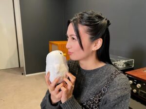 Ko Shibasaki Instagram - TBS『THE TIME』インタビューありがとうございました🪷
シマエナガちゃんと🦉

#時差投稿
#シマエナガ
#丁寧なインタビューだった
#ARIGATO