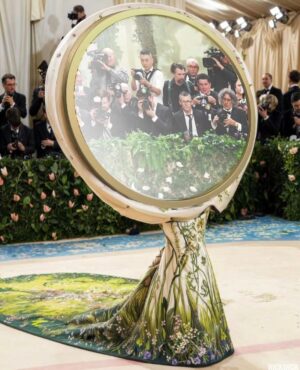 Kode Abdo Instagram - The #MetGala this year has been a bit underwhelming, best so far is Rihanna as a mirror