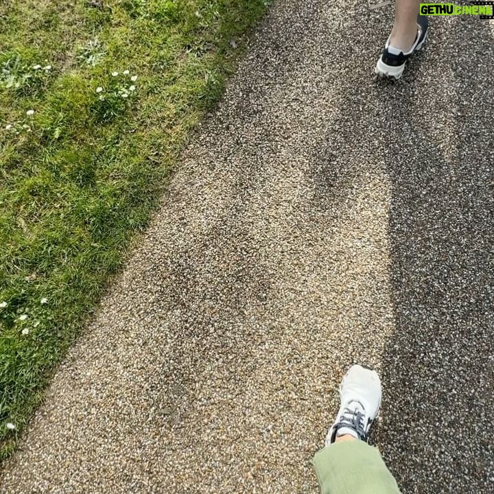 Koe Yeet Instagram - Take a walk in the park with me, will you? 🌱🌿