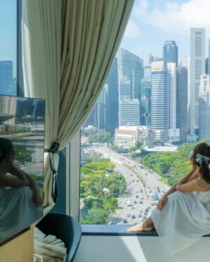 Koe Yeet Instagram - As a frequent traveler accustomed to life on the go, I’ve learned to savor those extra moments when I can extend my stay in Singapore just a bit longer before embarking on my next adventure. ✈️  There’s something magical about turning a layover into a mini vacation. ✨🏖️

Trust me, it’s worth it. ☺️
 From exploring Singapore Aquarium, posing with the iconic Merlion statue or even checking out the HSBC Rain Vortex and Canopy Park at Jewel Changi Airport, the city offers a multitude of adventures. 🥰

With everything just a stone’s throw away, seizing the opportunity to explore Singapore during your transit is a no-brainer.  
Don’t miss out on the chance to add a splash of excitement to your vacation! 💁🏻‍♀️

Visit 🔗 https://hbth.singaporeair.com/ for more details!

@visit_singapore @singaporeair @changiairport @jewelchangiairport

#VisitSingapore #PassionMadePossible #MadeInSingapore #FlySQ #SingaporeAir #ChangiAirport  #JewelChangiAirport