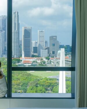 Koe Yeet Instagram - As a frequent traveler accustomed to life on the go, I’ve learned to savor those extra moments when I can extend my stay in Singapore just a bit longer before embarking on my next adventure. ✈️  There’s something magical about turning a layover into a mini vacation. ✨🏖️

Trust me, it’s worth it. ☺️
 From exploring Singapore Aquarium, posing with the iconic Merlion statue or even checking out the HSBC Rain Vortex and Canopy Park at Jewel Changi Airport, the city offers a multitude of adventures. 🥰

With everything just a stone’s throw away, seizing the opportunity to explore Singapore during your transit is a no-brainer.  
Don’t miss out on the chance to add a splash of excitement to your vacation! 💁🏻‍♀️

Visit 🔗 https://hbth.singaporeair.com/ for more details!

@visit_singapore @singaporeair @changiairport @jewelchangiairport

#VisitSingapore #PassionMadePossible #MadeInSingapore #FlySQ #SingaporeAir #ChangiAirport  #JewelChangiAirport