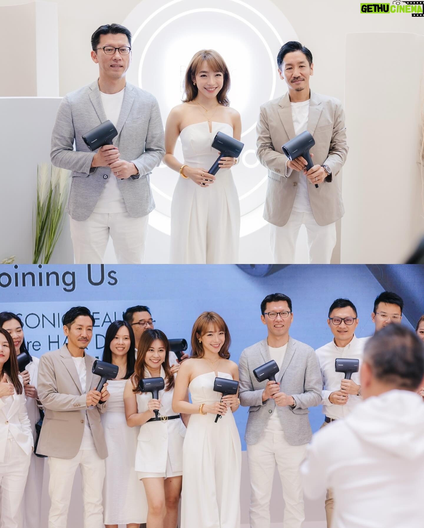 Koe Yeet Instagram - Do u remember the hair dryer I was raving about? π«Άπ» Shared my 4-month journey with the Panasonic nanocare hairdryer EH-NAOJ: π― Tried & verified! β
The nanoe MOISTURE technology works wonders, delivering 18x more moisture to my hair, keeping it smooth & shiny even after x3 double bleaches since Jan π¦ Okay, donβt just take my word for it β visit @panasonicbeautymalaysia roadshow at One Utama Oval Concourse till 5/5 and experience it for yourself βοΈπ€ #NA0J #nanocare #nanoe #PanasonicnanocareHairDryer #PanasonicBeautyMalaysia #PanasonicMalaysia