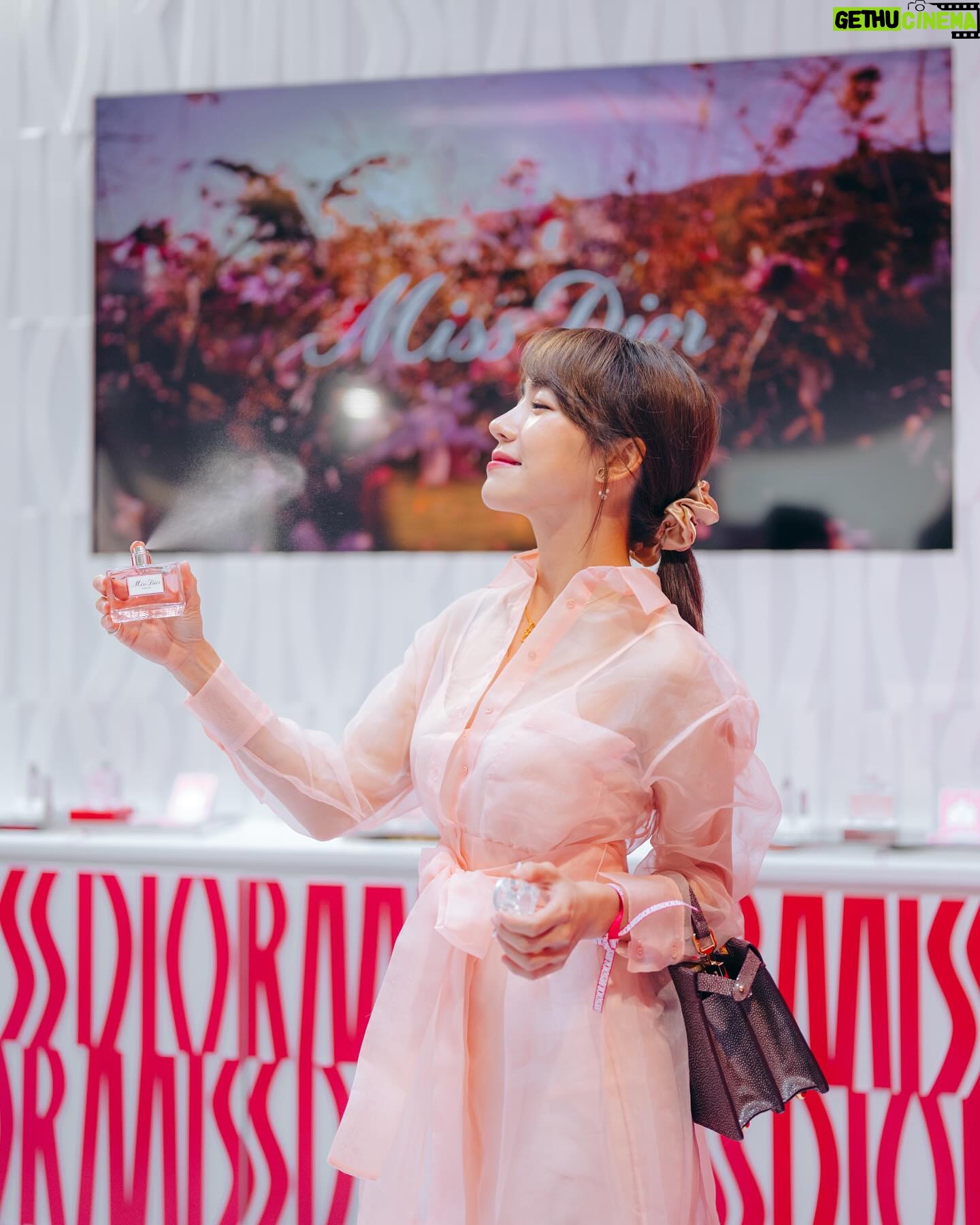 Koe Yeet Instagram - Miss Dior Parfum, reinvented. Now with a hint of amber wood notes 🎀 Brought mumsies to the Miss Dior Parfum Pop-Up at Centre Court Mid Valley to look for a cute Mother’s Day gift. ☺️ Fragrances or skincare? What do u recommend? Ps, Pop-Up is only available till 5/5. 🌸 #MissDior #DiorMY @diorbeauty @diorbeautylovers