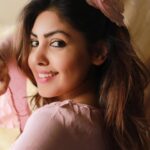 Komal Jha Instagram – 🌸

Good Morning jaaneman ☕️

Reporting from Hindustan!