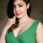 Komal Jha Instagram - 🌻