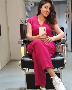 Komal Jha Instagram - 
