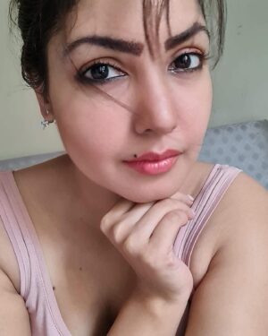 Komal Jha Instagram - 