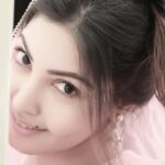 Komal Jha Instagram - Don't let social media fool you. NOTHING can replace simplicity even after a hundred years. Everything will fade away. All the fake facade. All the bullshit combined together will not be able to replace Authenticity and Simplicity. Write ✍️ it down. And, Laminate🩷🪬✨️