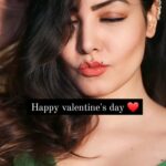 Komal Jha Instagram -