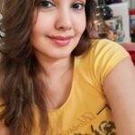 Komal Jha Instagram - अक्सर वही लोग उठाते है हम पर उंगलिया, जिनकी हमें छूने की औकात नहीं होती
