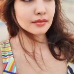 Komal Jha Instagram - 🤌 ikomaljha.com Thodi si roshni maangi thi zindagi mein Chaahney waalon ney toh aag hi lagaa di