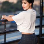 Komal Jha Instagram - Cigarette 🚬 is good for environment! Because it kills the Humans 😁😁😁 ikomaljha.com ✨️