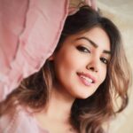 Komal Jha Instagram –