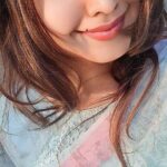 Komal Jha Instagram -