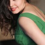 Komal Jha Instagram -
