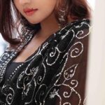 Komal Jha Instagram -