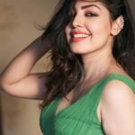 Komal Jha Instagram - Celebrating #nationalcinemaday2023 🍾 🎬 🎞 🎥 ✨️🪬🦋 ikomaljha.com ©️