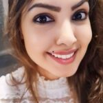 Komal Jha Instagram – 🍨🍨🍨 3  scoop  ice-cream khaney sey sar dard / tension wagairaa khatam ho jata hai…

~  research  by  Dr. Komal Jha (Masters in 🙂 Happiness & PhD in Self Love ❤️)