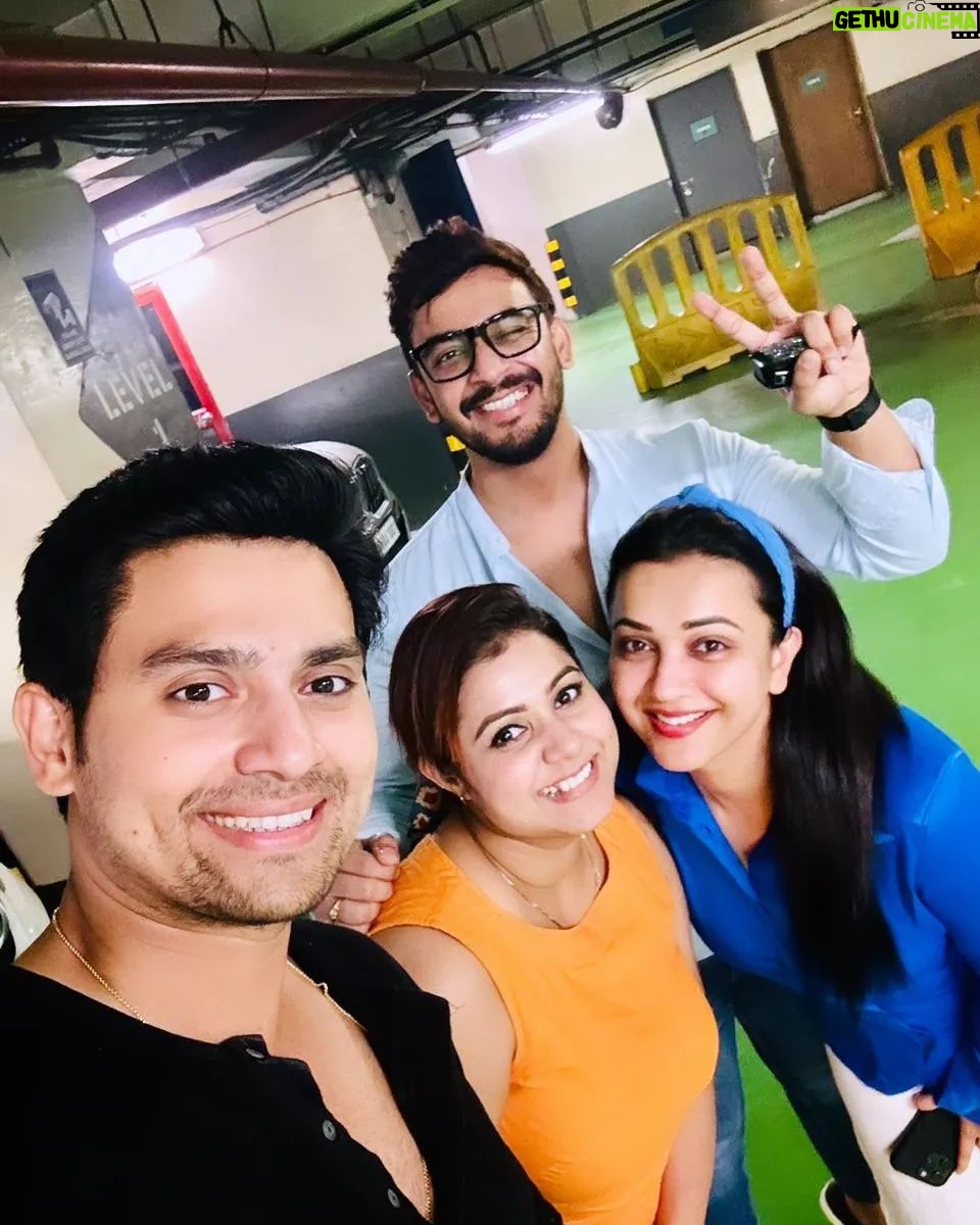 Koushani Mukherjee Instagram - Lovely night it was ❤️✨ . . . . . #RahulMazumdar #PrityBiswas #BonnySengupta #KoushaniMukherjee #photooftheday #greattime #love #happy
