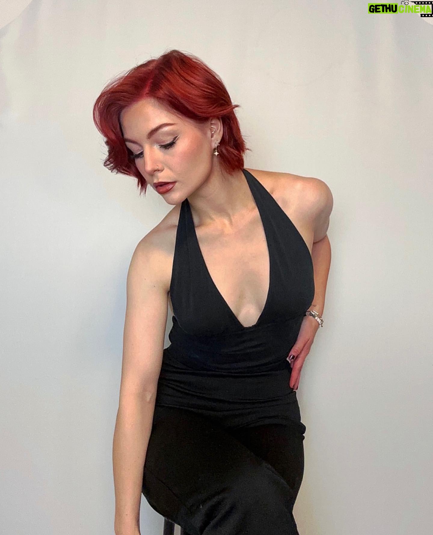 Kris Collins Instagram - When the manic hair dying episode pans out🍒🍷💃🏼