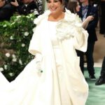 Kris Jenner Instagram – MET 2024 🤍 The most magical night at The Met! Thank you @oscardelarenta for the incredible custom gown! Jewelry by @lorraineschwartz. Makeup by @etienneortega, hair by @leajourno #MetGala #MetGala2024 @coreygamble