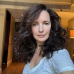 Kristin Davis Instagram - Fresh 💇🏻‍♀️ by @rebekahforecast NYC water = Kenya hair vibes part 2?? 🤍🤍