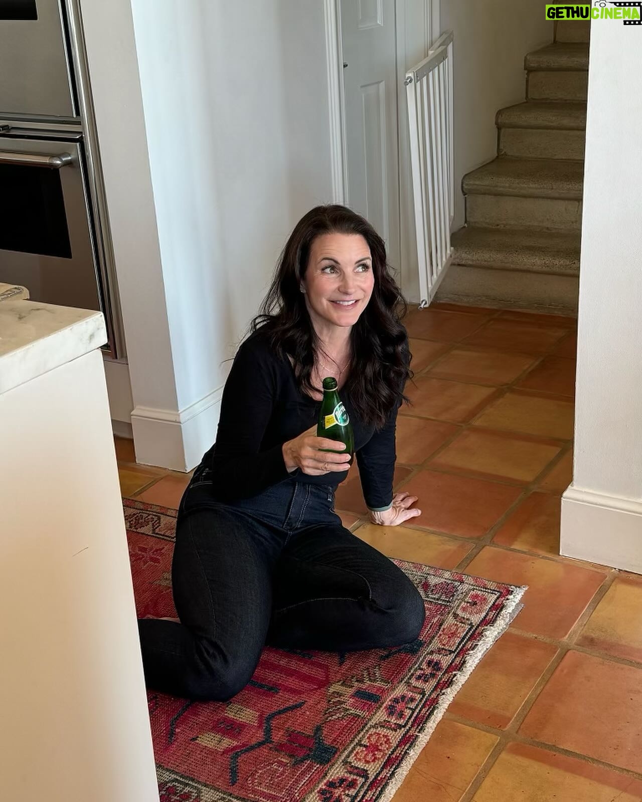 Kristin Davis Instagram - Entering the New Year sitting in my favorite spot… the kitchen floor.