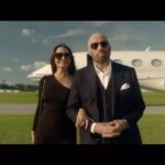 Kristin Davis Instagram - So excited for everyone to see our new movie Cash Out! I loved working with John Travolta, someone I’ve watched my whole life on screen! Check us out on April 26th 💰💰💰