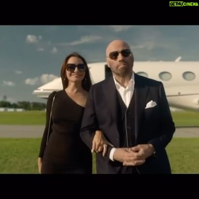 Kristin Davis Instagram - So excited for everyone to see our new movie Cash Out! I loved working with John Travolta, someone I’ve watched my whole life on screen! Check us out on April 26th 💰💰💰