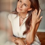 Kristin Davis Instagram - Daydreaming about cake 😌🍰 📸: @johnrussophoto
