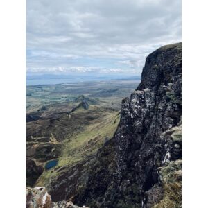 Kristin Kreuk Instagram - It’s been a magnificent few weeks in Scotland filled with hill walking, old buildings, smoked fish, and islands (also sheep, coos, whisky, gorse, and heather). I have about a bajillion pics. These are 10. I may post more in stories just to exhaust you. (Also—I’ll be in Dortmund, Germany this weekend for a con—hope to see some of you there. Or in Telford next weekend!)
