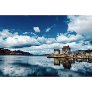 Kristin Kreuk Instagram - It’s been a magnificent few weeks in Scotland filled with hill walking, old buildings, smoked fish, and islands (also sheep, coos, whisky, gorse, and heather). I have about a bajillion pics. These are 10. I may post more in stories just to exhaust you. (Also—I’ll be in Dortmund, Germany this weekend for a con—hope to see some of you there. Or in Telford next weekend!)