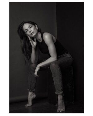 Kristin Kreuk Instagram - Listen. I don’t love getting my photo taken. Ask any friend I have ever had. Because of my job, I feel capable of getting photoshoots done. Efficiently and with minimal grumbling. That said, I haven’t had pictures taken of me commissioned by me since I was 18 (headshots). I realize now that part of why the self-commissioned process is challenging is that I have to look at all these pictures of myself and I struggle to not be super judge-y. But part of why it’s great(!) is that there is a much higher chance of getting shots that are more reflective of me. Kristine did that. I think. I mean. Who knows. I have no idea what external representation reflects me best. Ha. But! Kristine took many shots that reflect what I think best represents me. I’ve included two that she posted as they are lovely. I have also included one that hasn’t been touched up but makes me laugh (the 3rd image). The final image is not Kristine’s—it was taken by Marcus on the set of Burden of Truth and I feel it helps to complete the story. Anywho (apparently it’s “anyhoo” y’all)! I’m still picking pictures. But you all will see them as time passes. If you are in Vancouver and want some lovely shots of yourself— @theportraitsessions 

Pictures 1-3 taken by @theportraitsessions and 💄 by @beautyreawakened 

Edited to add: to the person who asked me about Lana’s book recommendation via a friend at Steel City Con: I think I have an answer!