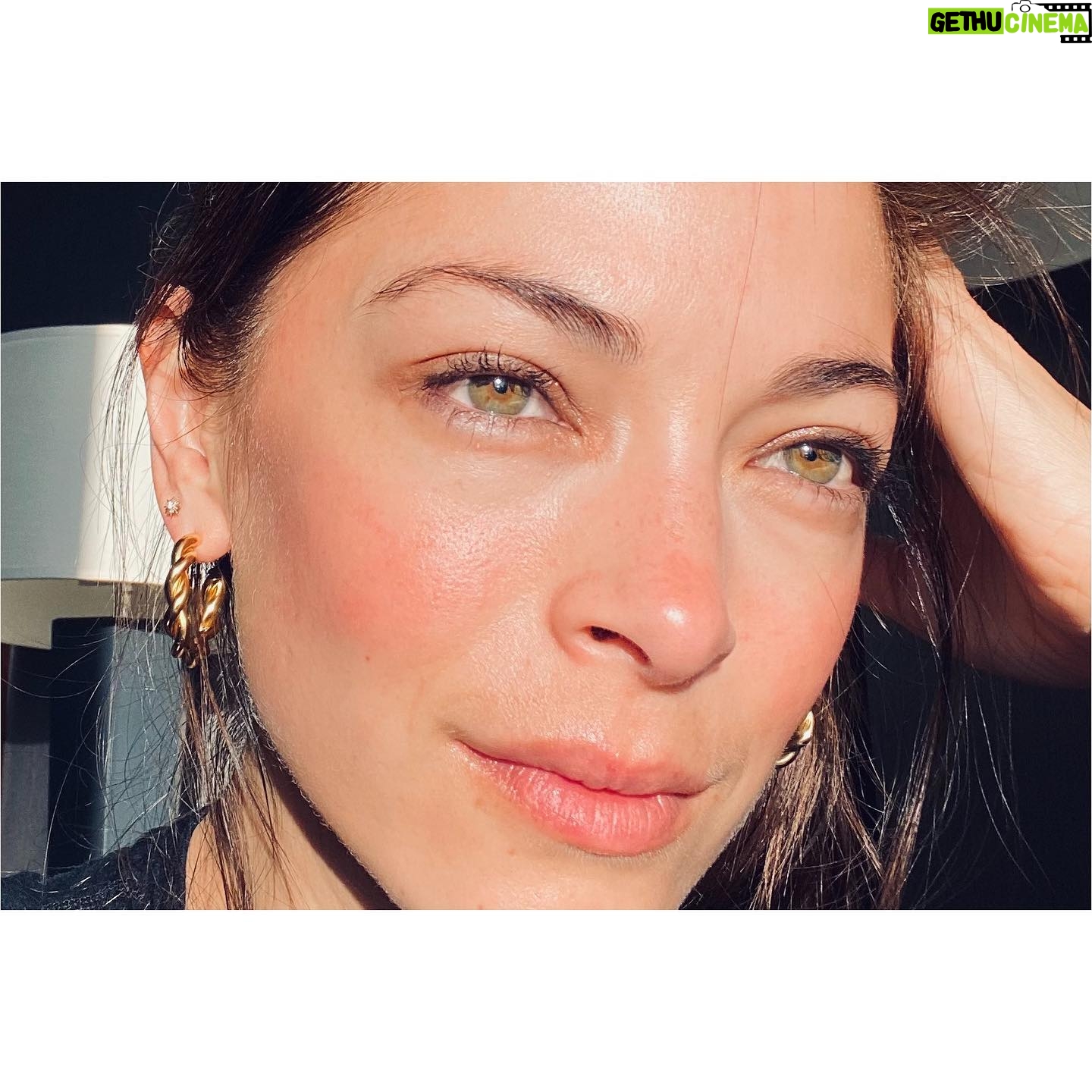 Kristin Kreuk Instagram - Thank you, San Francisco! I have had an amazing few days exploring your wonderful city. Here are trees and selfies and city scapes. Until next time!!