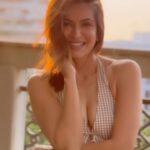 Kriti Kharbanda Instagram - Come on now, say it with me :) #selfloveisthebestlove Found a video where my heart was dancing instead of my body. I believe that counts 😉❤️ . . . . #selflove #mondaymotivation #internationaldanceday