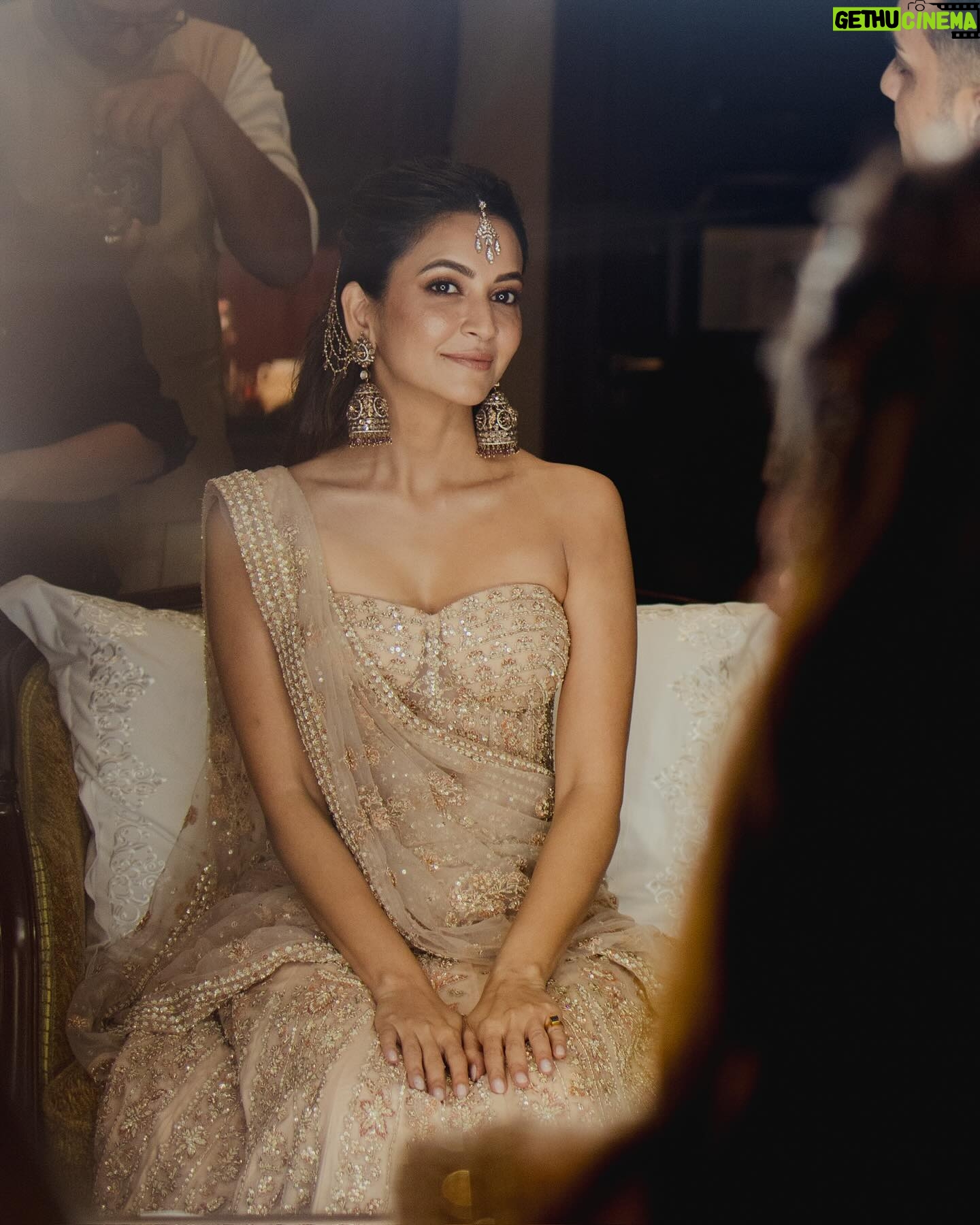 Kriti Kharbanda Instagram - Playing dress up with my most favourite people! ❤️ . . . Makeup @heemaadattaani Hair @the.mad.hair.scientist Outfit @ritukumarhq Jewelry @shriparamanijewels Styling @stylebyami @anoooooshka Photography @thehouseontheclouds Venue @itcgrandbharat Event management @innoceptstudio Decor design and florals @floriaindia Decor execution and production @thedesignatelierweddings Wedding song @sachdevaakhilnasha @vaibhavpani Entertainment @djganesh_djg @vaibhavvermamusic @shankar.bakshi @noorzora Wedding Invites @whitemirageinvites Wedding choreography @ysdcweddingchoreography #sundayfunday #pulkrit #meanttobe #misstomrs