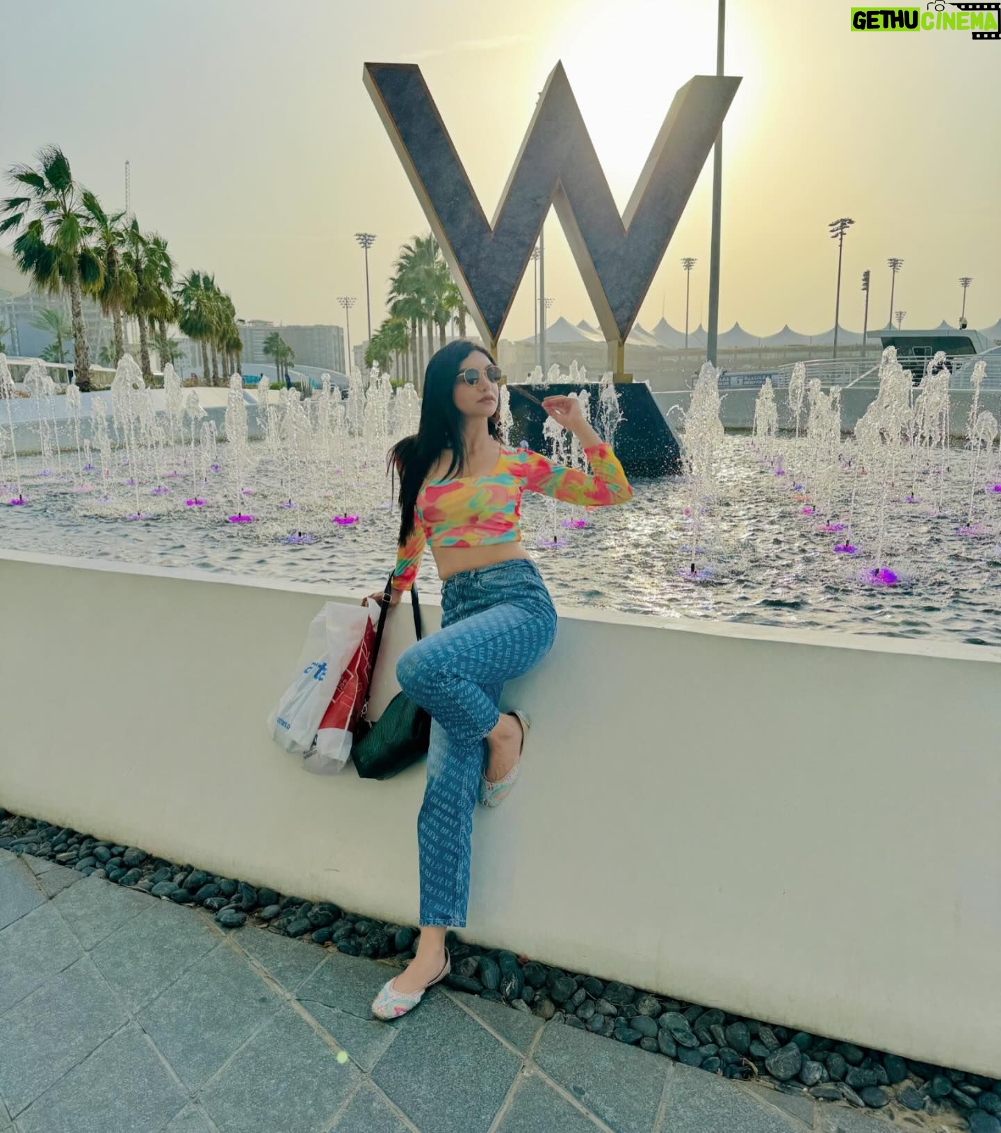 Kriti verma Instagram - My song ‘Tareefan’ releasing tom only on OG Records. Stay tuned. Audio is already out which has more than a million views already on youtube. Video coming out tom🧿❤️🔥 #kriti #kritiverma #abudhabhi #hotelw #viratkohli #exlpore #best #bestvacations #dubai🇦🇪 #explore #travel #bigboss #actor #actorslife #roadies #jaimatadi🙏