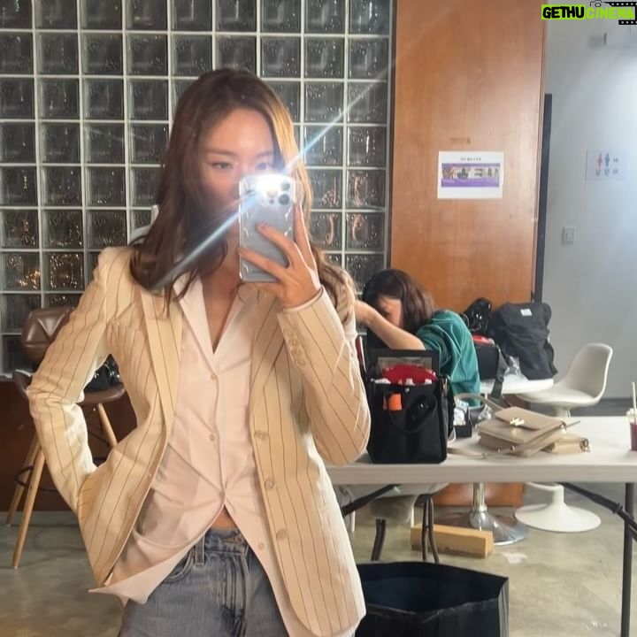 Krystal Jung Instagram - 🤳🏻