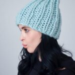 Krysten Ritter Instagram - All the snow ❄️ makes me want to knit knit knit! Link in bio for my easy knitting kits🙌🏻🧶❤️@weareknitters #krystenknitter