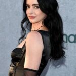 Krysten Ritter Instagram - Premiere night for Love and Death ❤️💀 @hbomax - Mama is in head to toe @dolcegabbana !!! BEST glam ever by @pamwiggy and @jamiemakeup - Stylist @christianstroble 🔪 Assistant Stylists @gaiakhat & @jach_w Dress @dolcegabbana Gloves @dolcegabbana Necklace @dolcegabbana Shoes @dolcegabbana