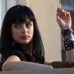 Krysten Ritter Instagram - Throw back Thurs - 🖤🖤