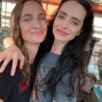 Krysten Ritter Instagram - @fanxsaltlake moment with some of my favorite people. Thanks for having me and thank you to all the fans 💋❤️ 😈👯‍♀️👑🌪️