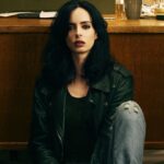 Krysten Ritter Instagram - Guess who’s a Disney princess now? 😉💪🏻Go (re)watch @marvelsjessicajones now streaming on her new home, @disneyplus 🙌🏻 #jessicajones 💫👑👸🏻