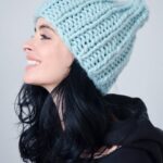 Krysten Ritter Instagram - All the snow ❄️ makes me want to knit knit knit! Link in bio for my easy knitting kits🙌🏻🧶❤️@weareknitters #krystenknitter