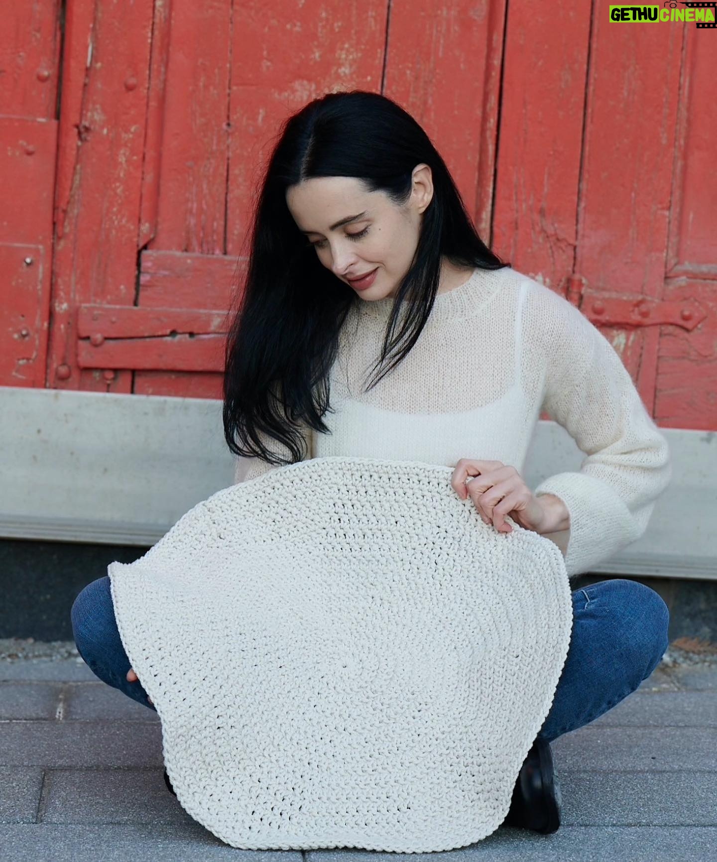 Krysten Ritter Instagram - Cute Little Round Rug crochet kit by yours truly! Link in bio! @weareknitters
