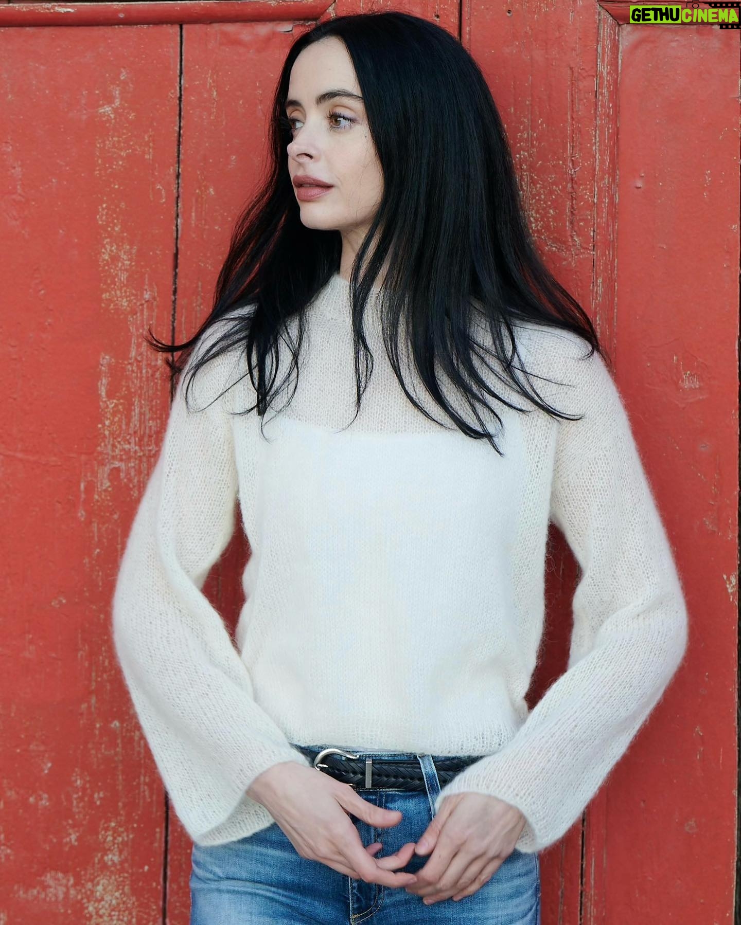 Krysten Ritter Instagram - New EASY level SWEATER KIT by yours truly! It is KNITTING SEASON! As always the kit comes with everything you need - link in bio! (I love this one and every time I wear it I get a lot of compliments and people nearly fall over when I say I made it myself! Highly recommend for any level of experience) @weareknitters