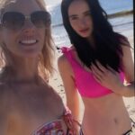 Krysten Ritter Instagram - Beachin with these babes 🌊🐠